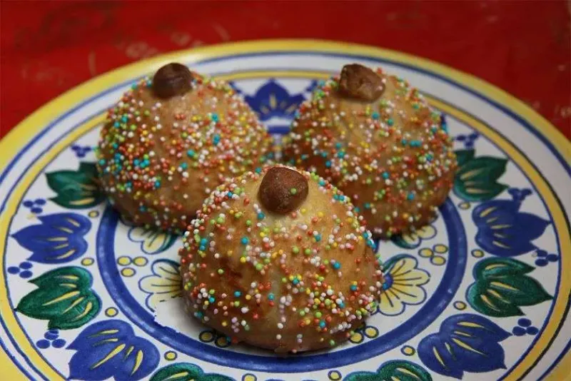 Colorful Minne di Virgini di Sambuca pastries.